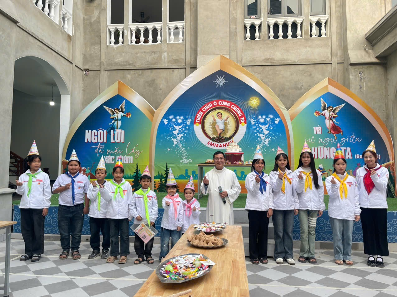 RỘN RÀNG NIỀM VUI MỪNG SINH NHẬT CÁC THẦY CÔ VÀ CÁC EM THÁNG 01 NĂM 2026